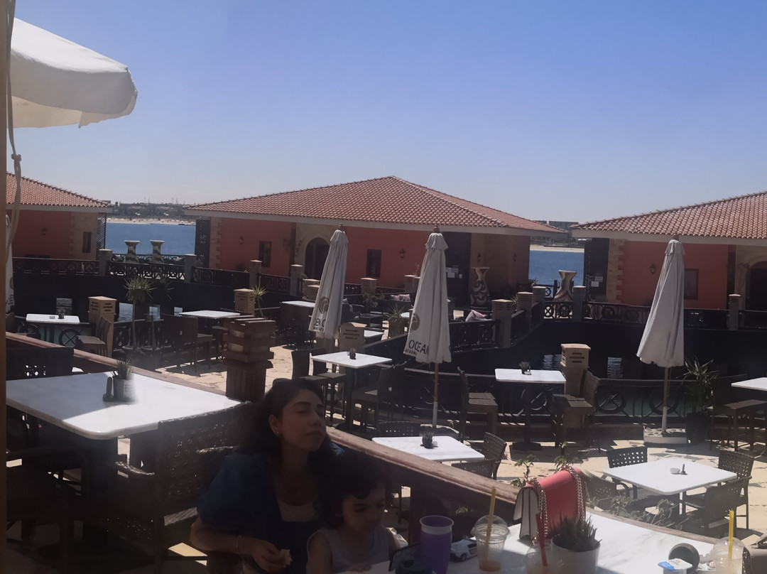 Golden Lake Marina Hotel