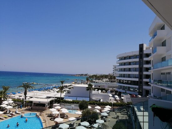 弗里萨基海滩酒店主图