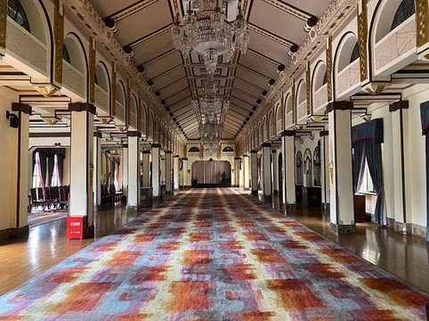 和平饭店-上海市必去景点