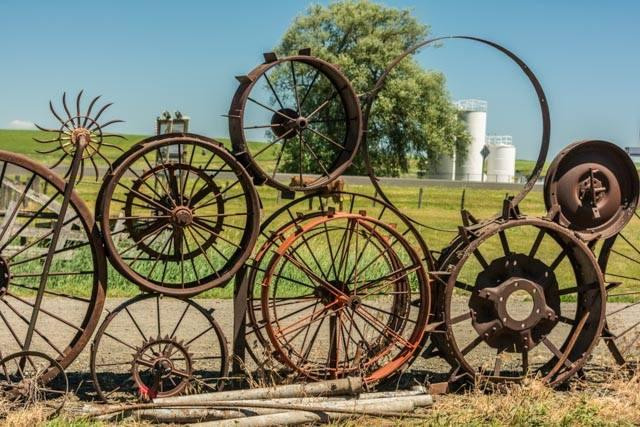 Genesee旅游景点-Artisans at the Dahmen Barn