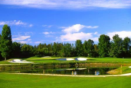 Silver Lakes Golf & Conference Centre景点图片
