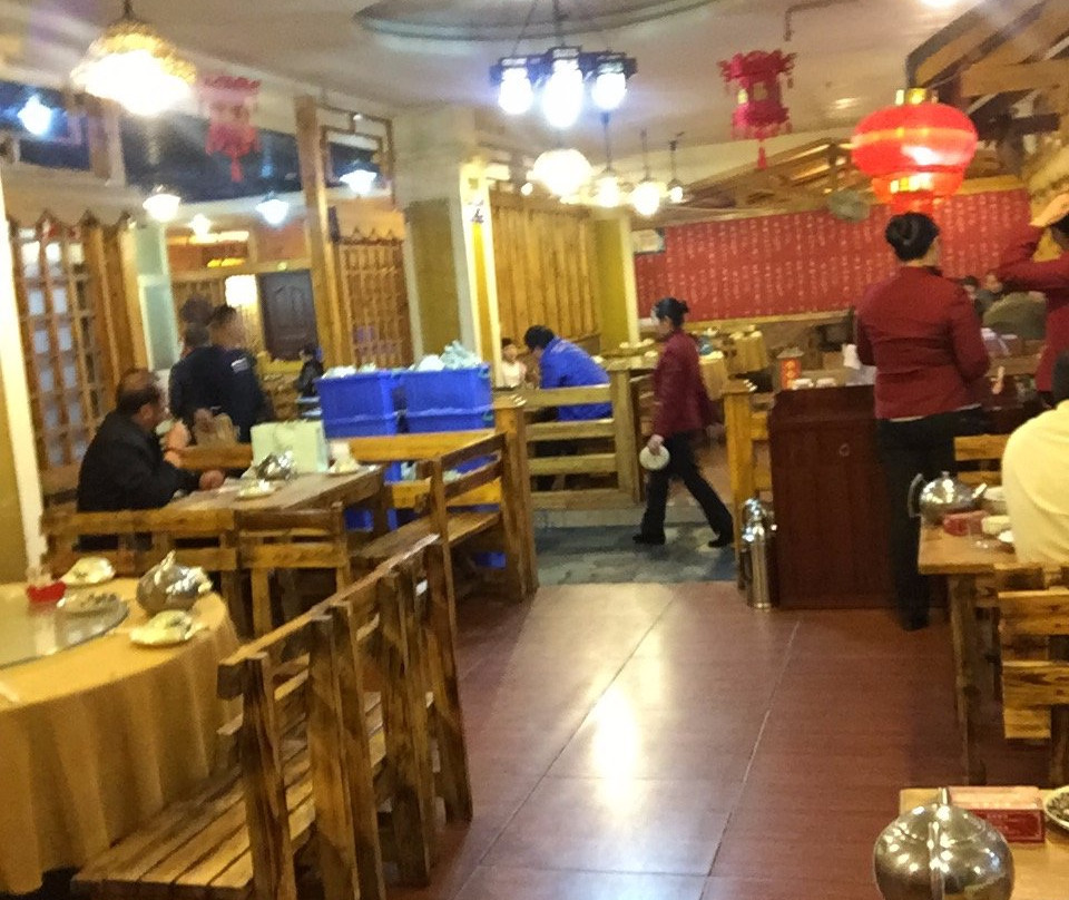 嵩明县餐馆和美食-农夫菜坊(永安路店)