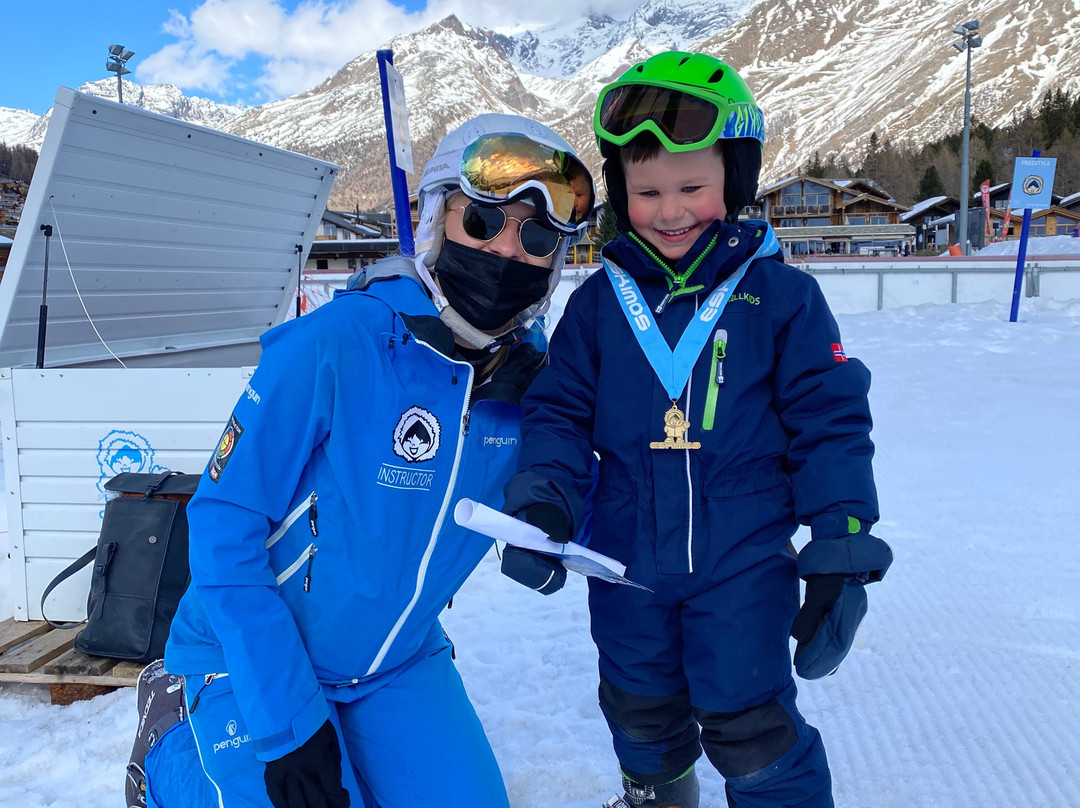Eskimos Ski School-萨斯费必去景点