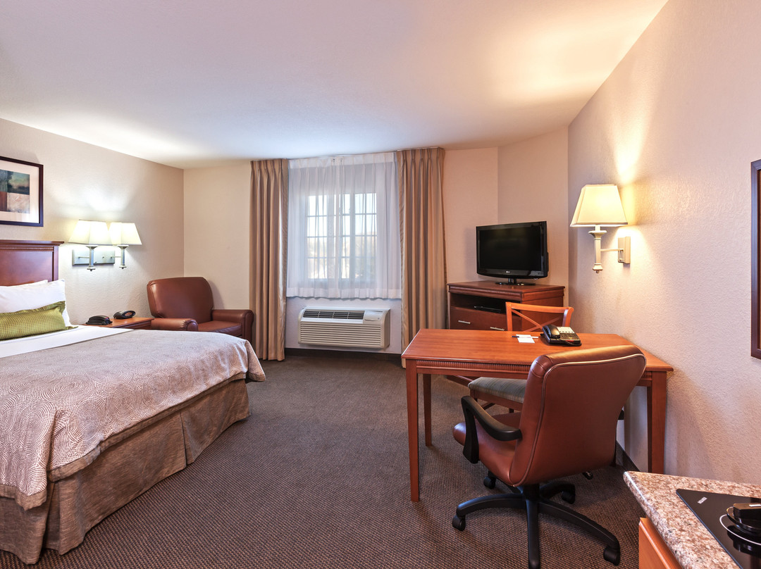 皮尔兰烛木套房酒店主图