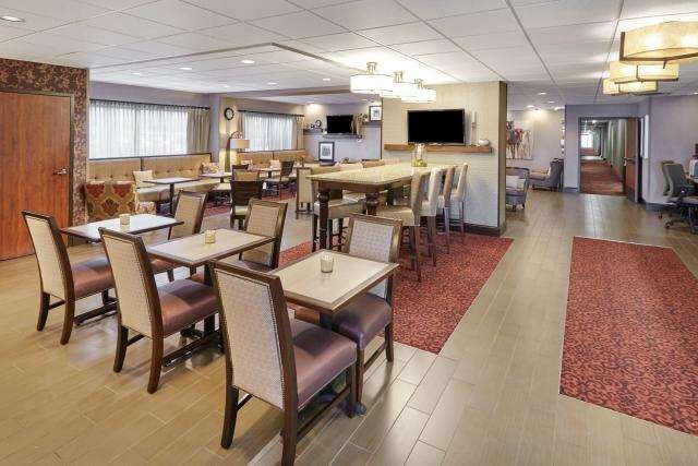 Hampton Inn Peoria-east At The River Boat Crossing主图