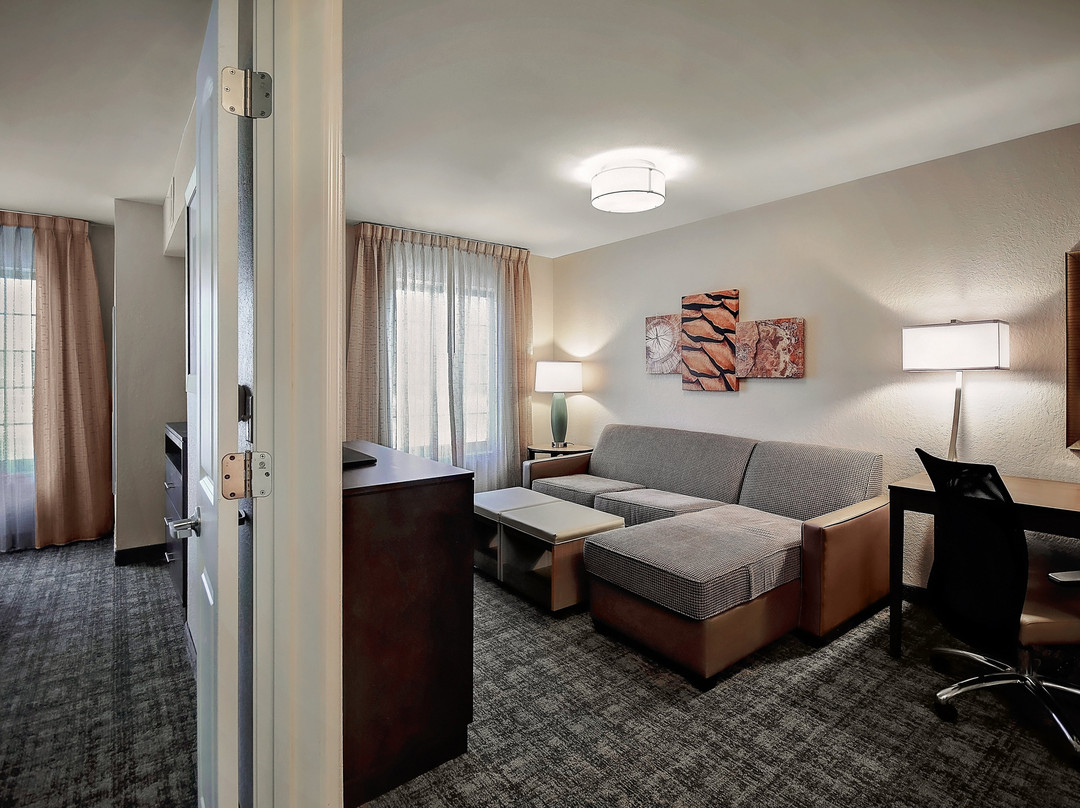Staybridge Suites Holland By IHG主图