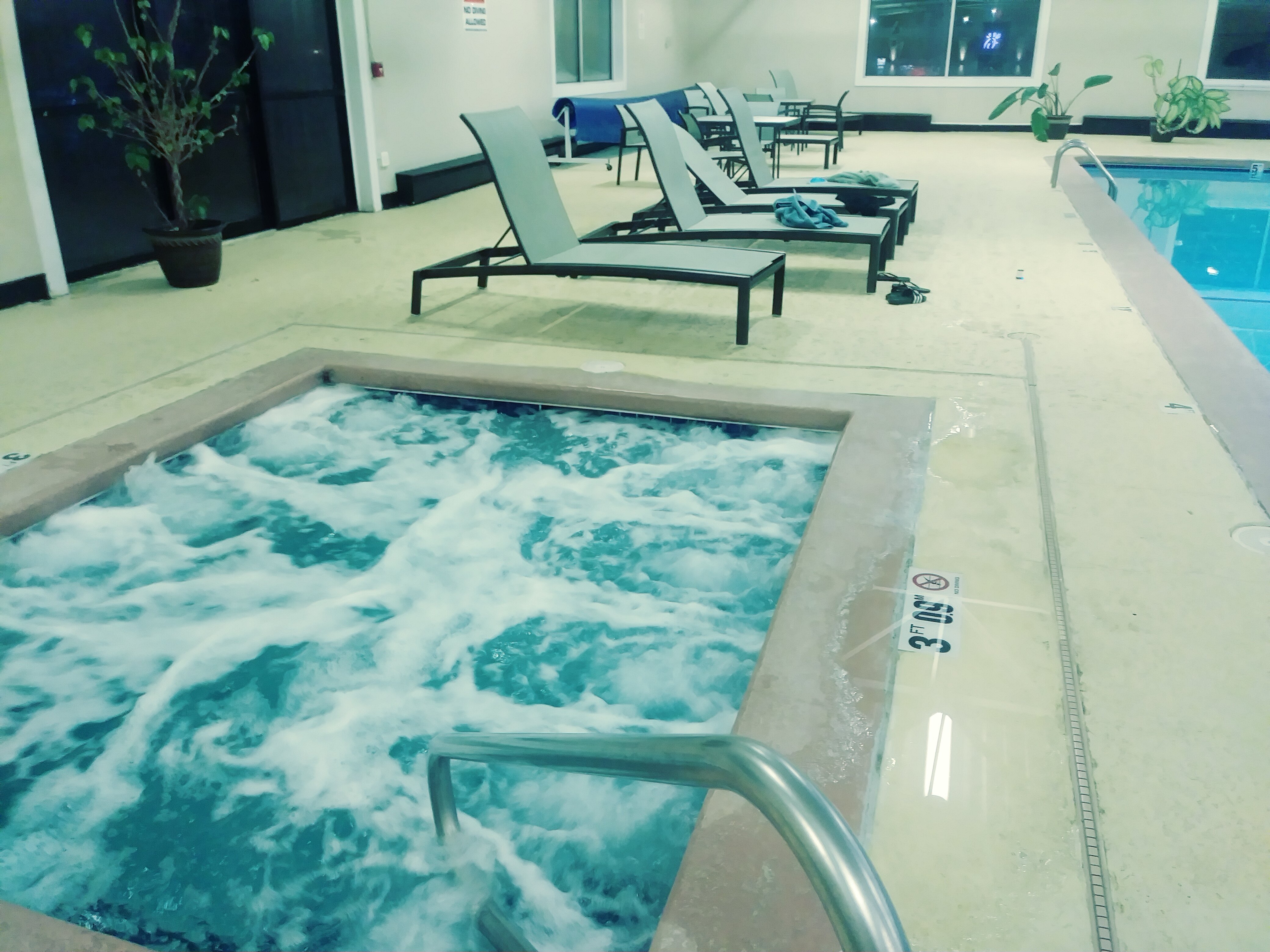 Days Inn by Wyndham Plattsburgh-泳池