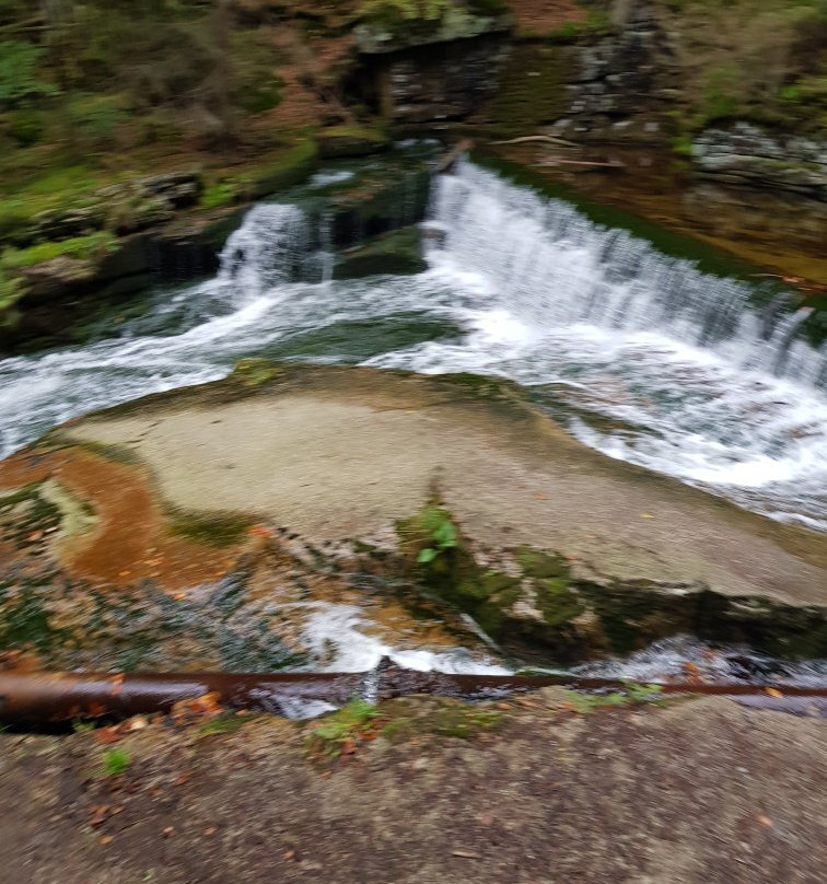 Szklarki Waterfall景点图片