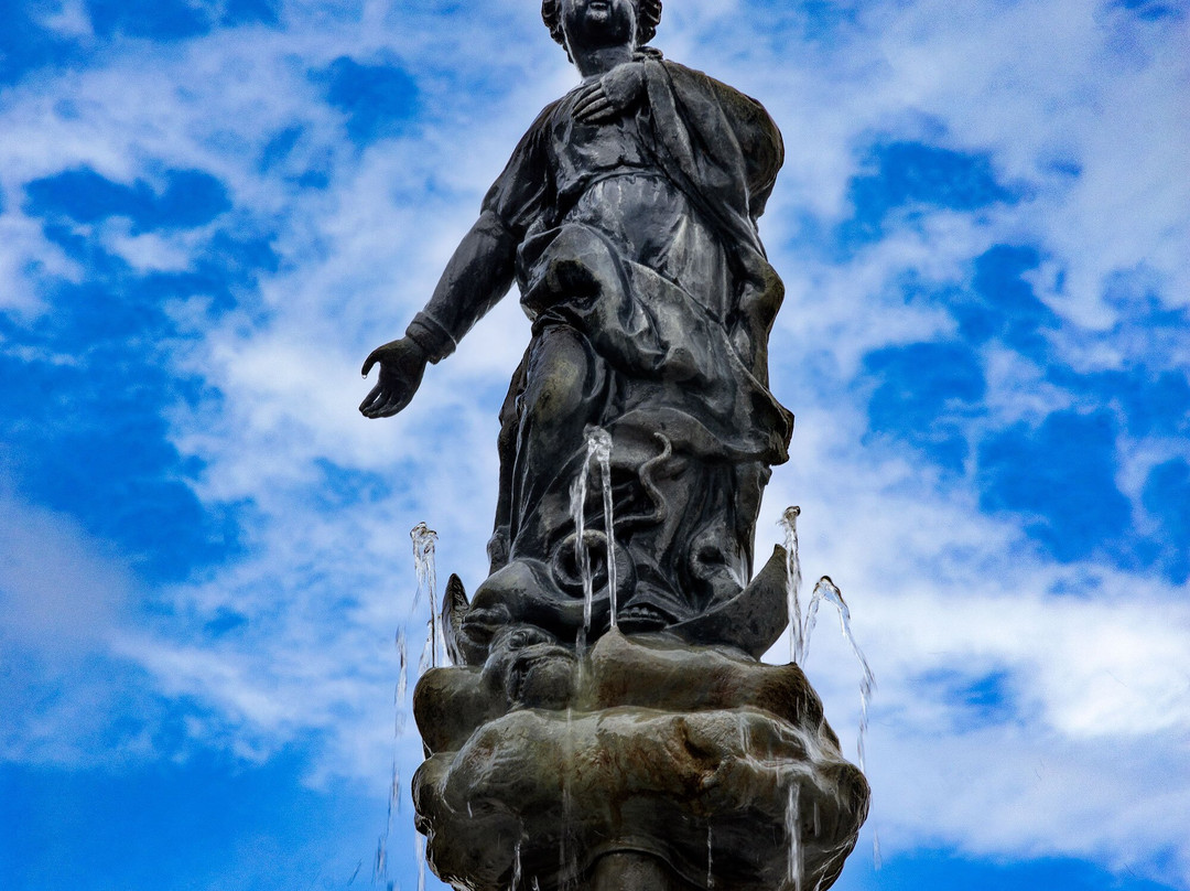 Fontaine de la Plomée-Guingamp必去景点