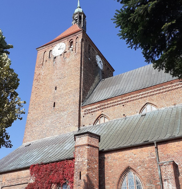 St Mary Church景点图片