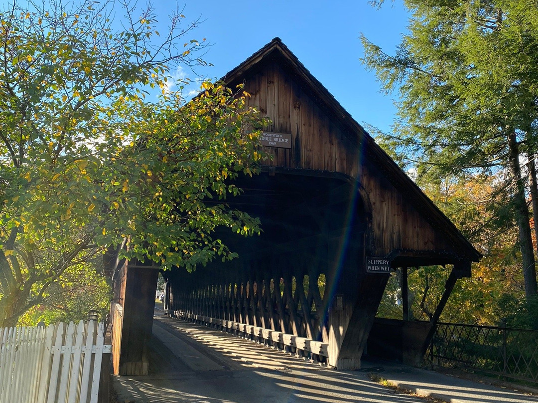 Middle Covered Bridge-伍德斯托克必去景点