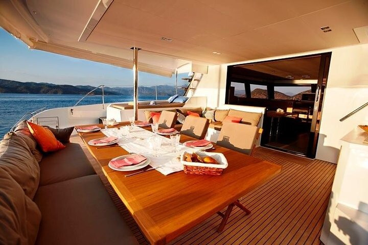 Board a Boat-拿骚必去景点