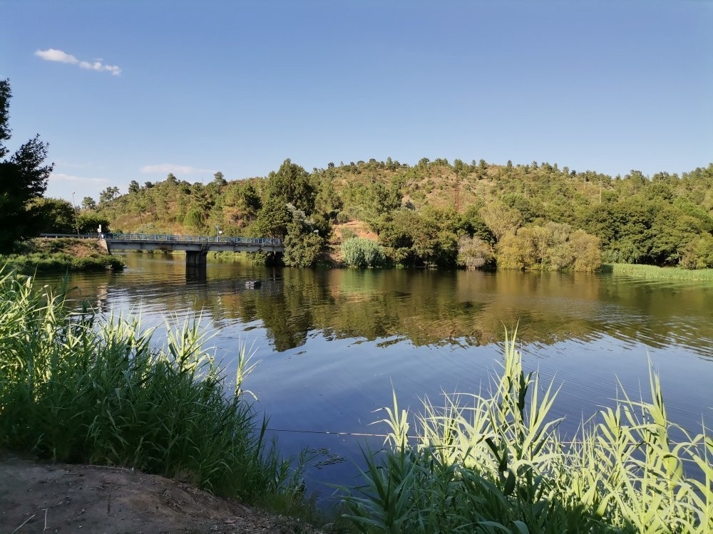 Praia Fluvial de Ortiga景点图片