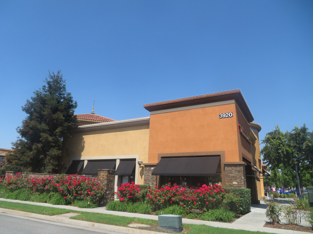 Rivermark Village Shopping Center