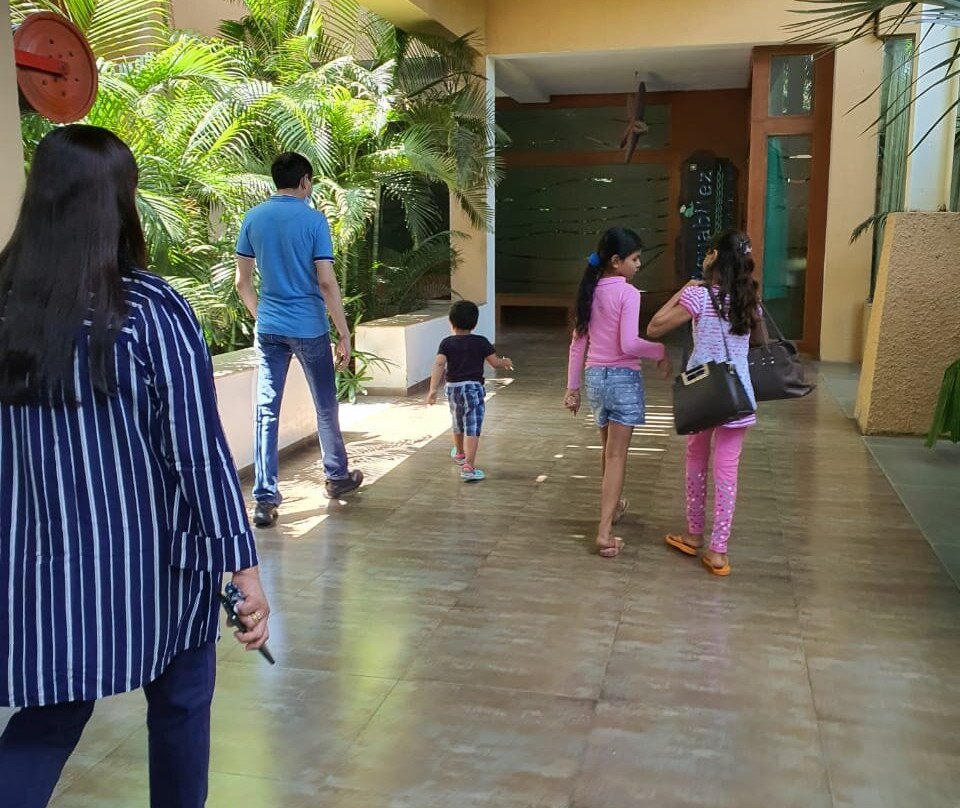 Aarohi Starz Club主图