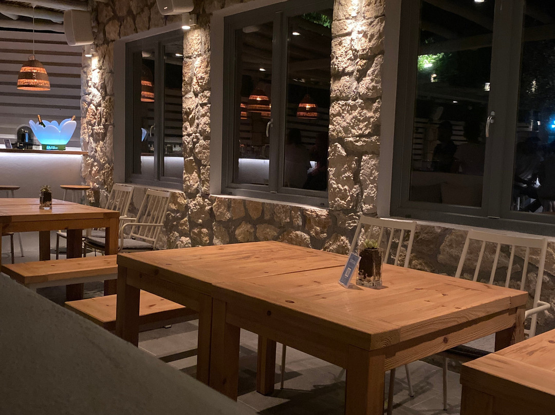 Spitaki Cocktail Bar景点图片
