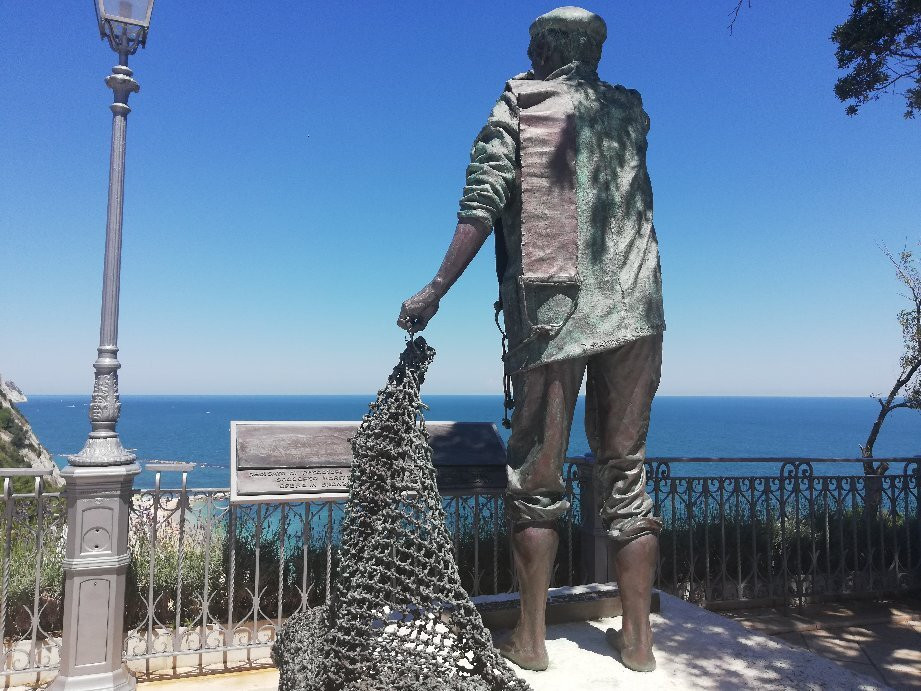 Monumento al Pescatore