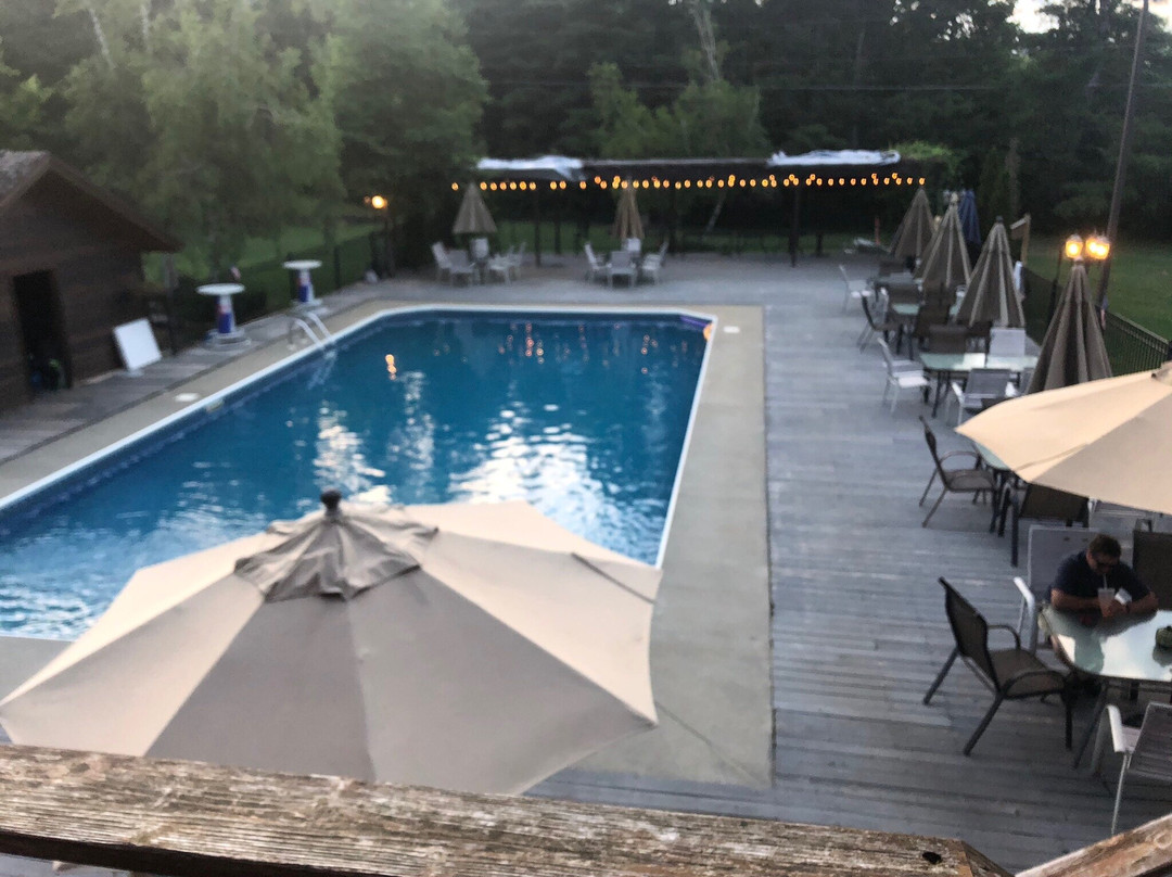 The Jay Village Inn & Restaurant主图