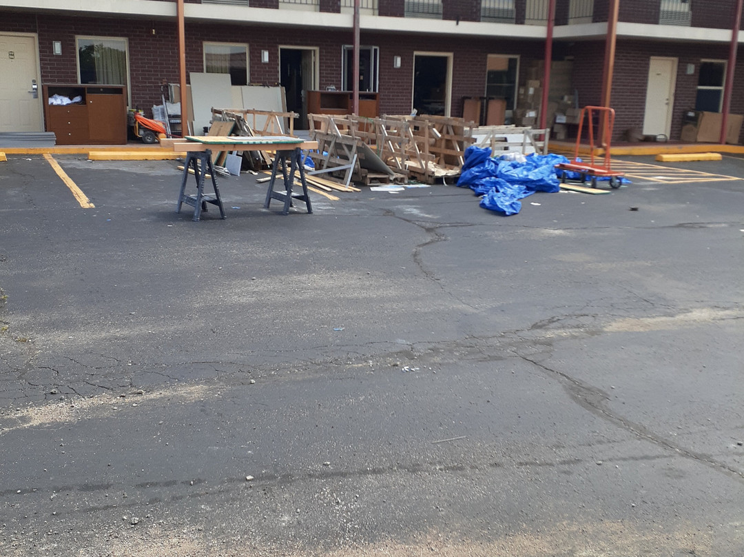 Star Plus Inn & Suites主图