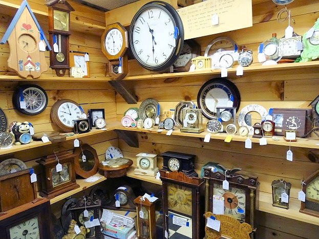 Sutton and Son's Antiques景点图片