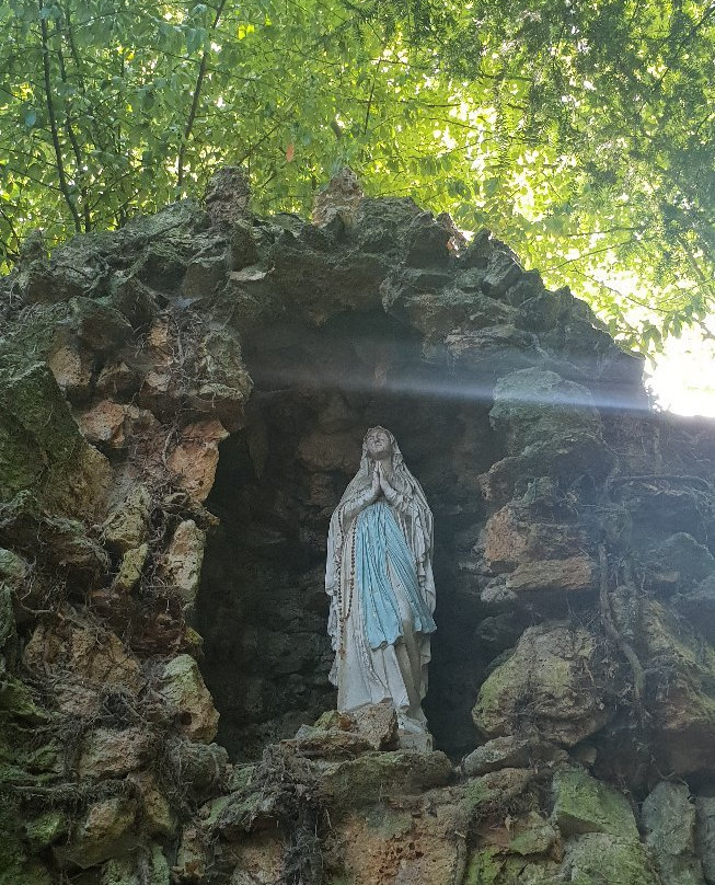 Grotte Aux Coquillages Ou Nymphee-Viry-Chatillon必去景点