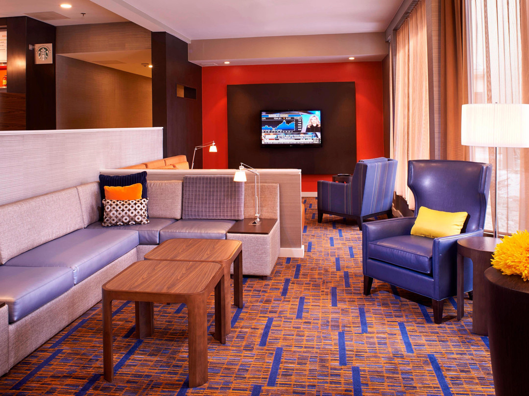 Courtyard Dayton South主图