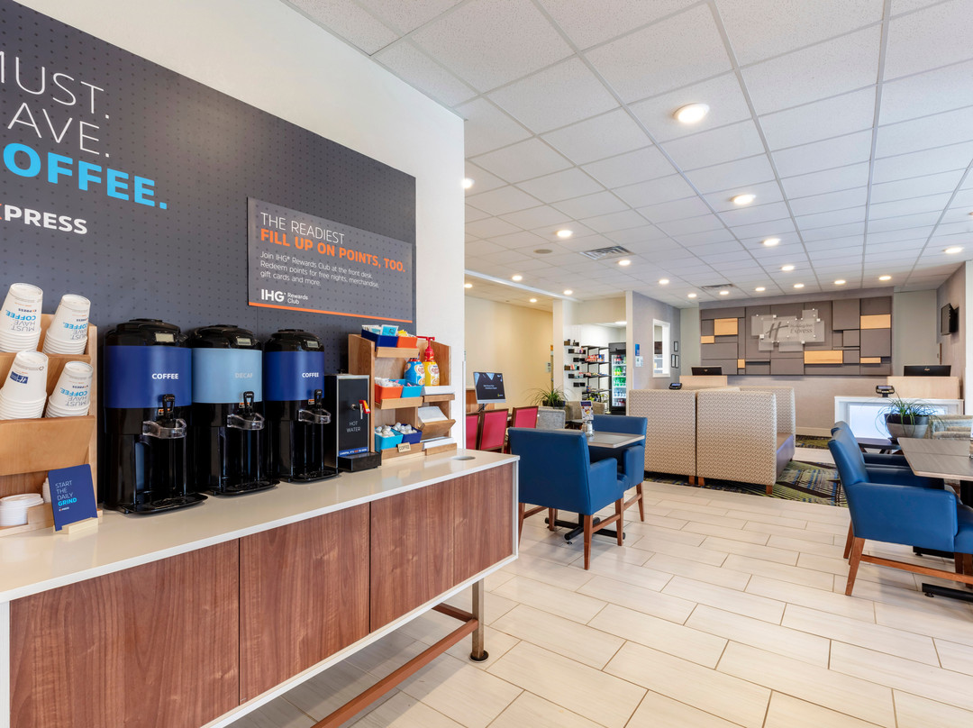 Holiday Inn Express Metropolis by IHG主图