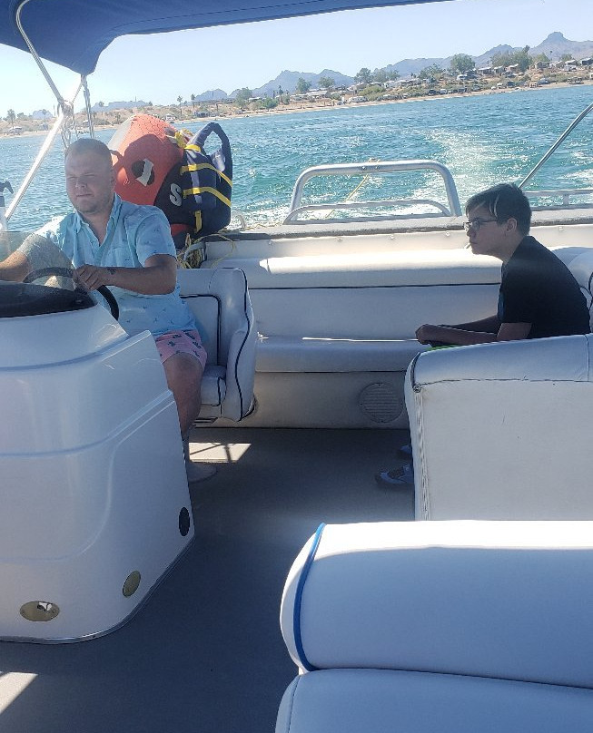 Rentals On The Beach - London Bridge Watercraft-哈瓦苏湖城必去景点