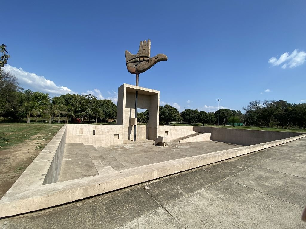 Open Hand Monument-昌迪加必去景点