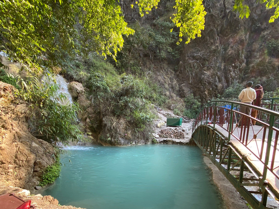 Neer Garh Waterfall景点图片