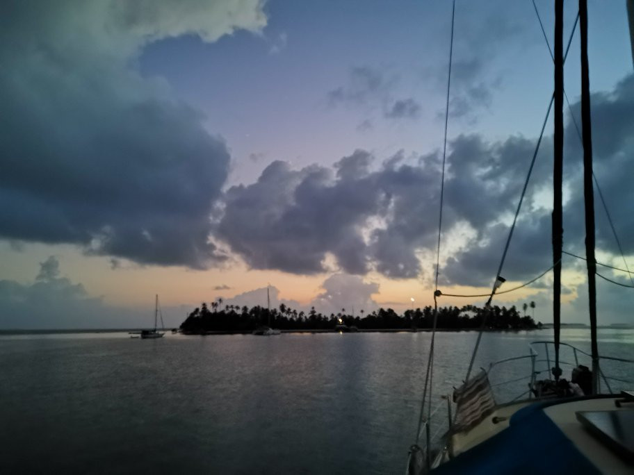 Sailing Blue Sky景点图片