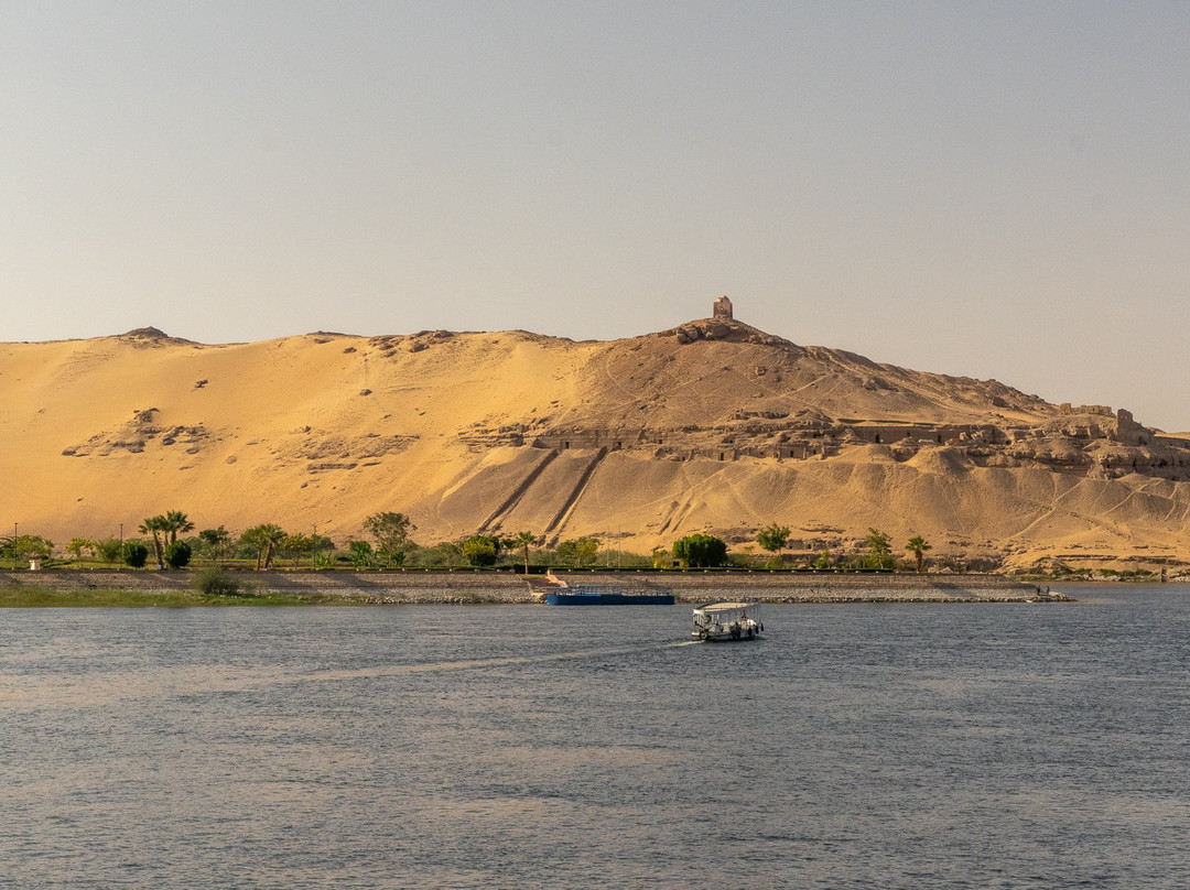 Mausoleum of Aga Khan-亚斯文必去景点