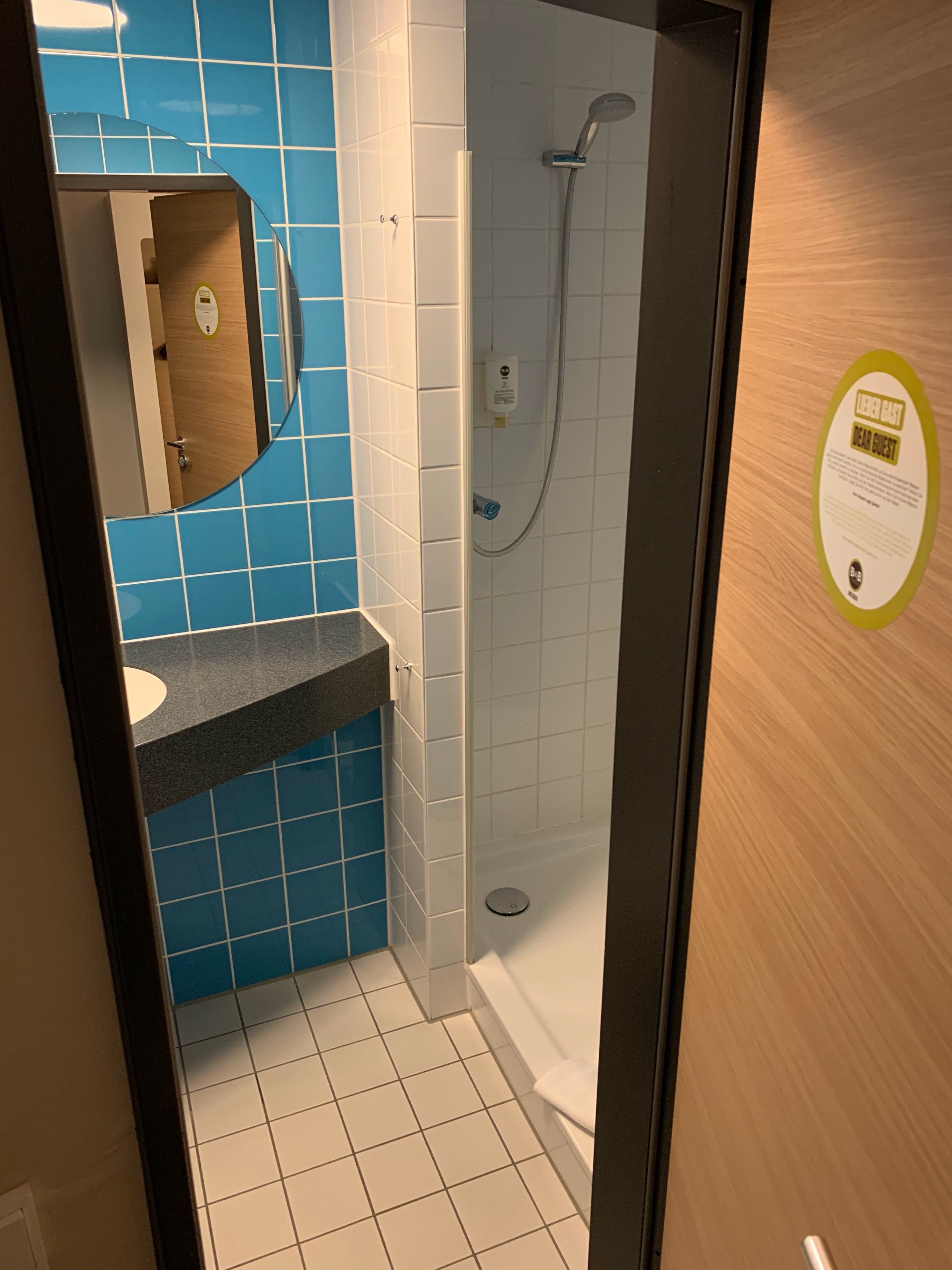 B&B HOTEL Duisburg Hbf-Süd-浴室