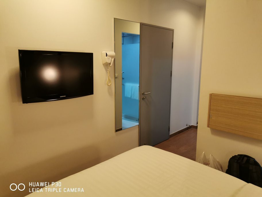 芭堤雅红色星球酒店主图