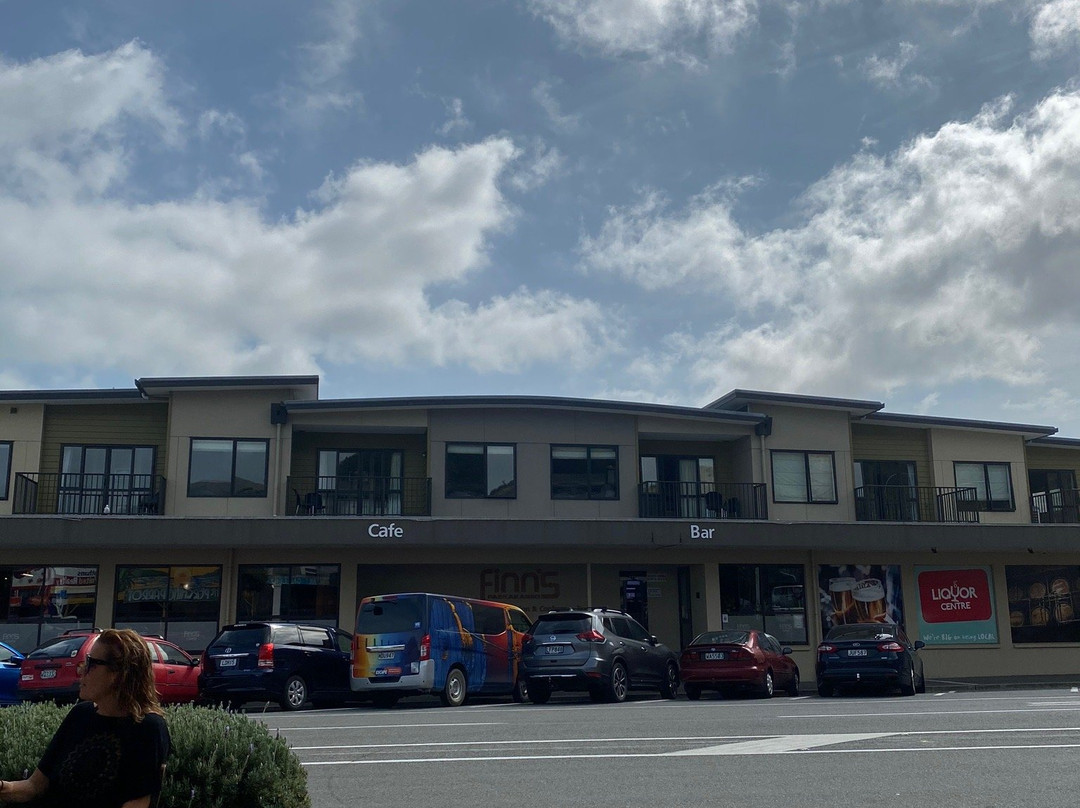 Finn's Paekakariki主图