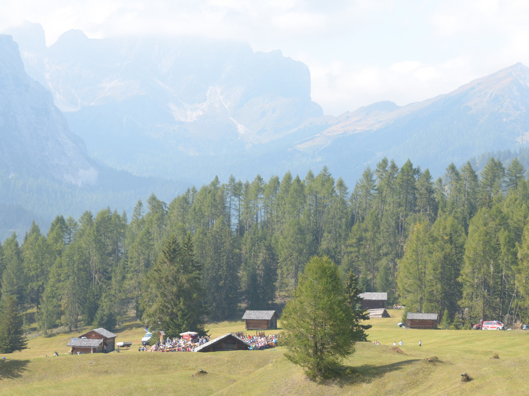 Prati di Armentara.-La Valle必去景点
