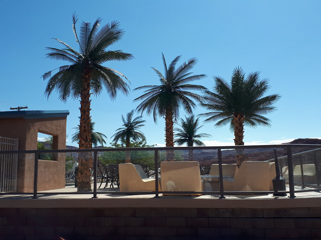 帽子岩酒店主图