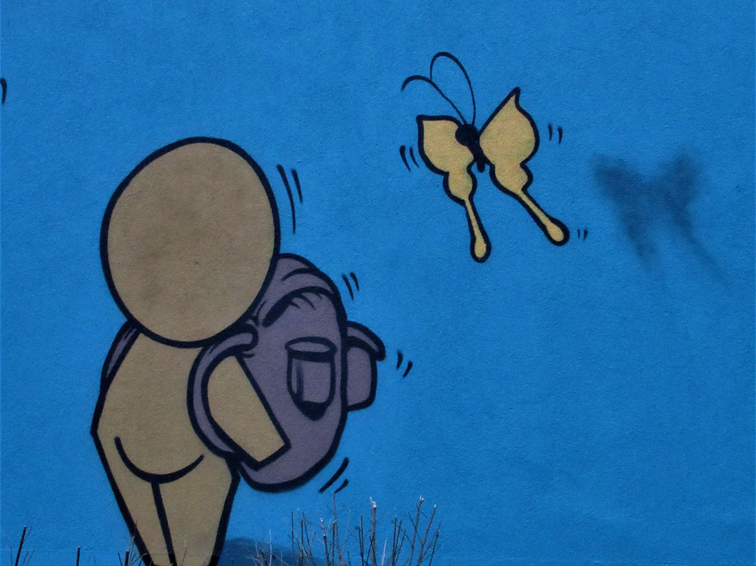 Fresque "A livre ouvert"-阿尔福维尔必去景点