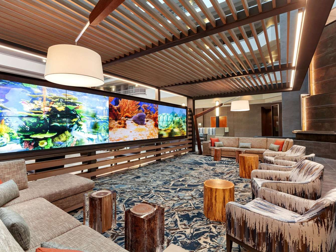 大使蒙特利湾海滨套房酒店主图