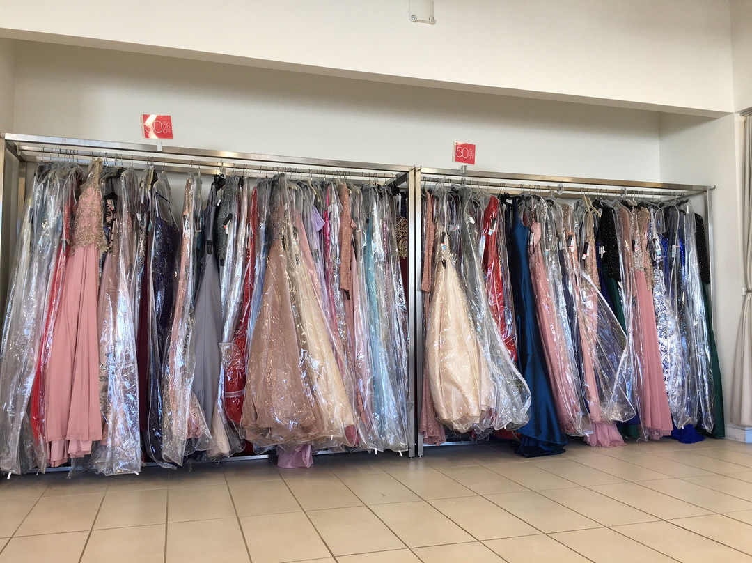 Plaza 200 Outlets-Carle Place必去景点