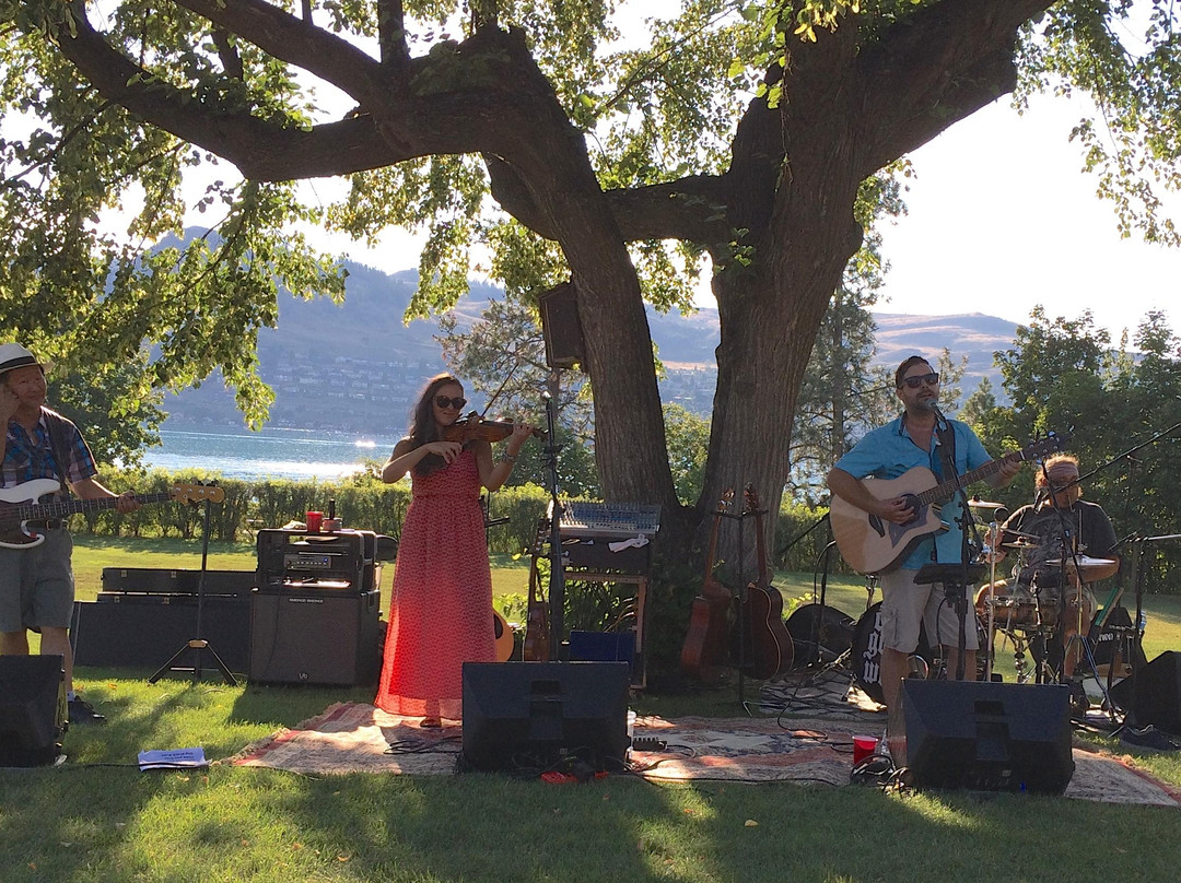 Coldstream旅游景点-Mackie Lake House