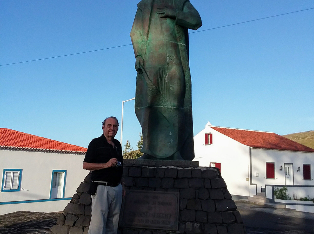 Estatua de Cristovao Colombo-波尔图镇必去景点