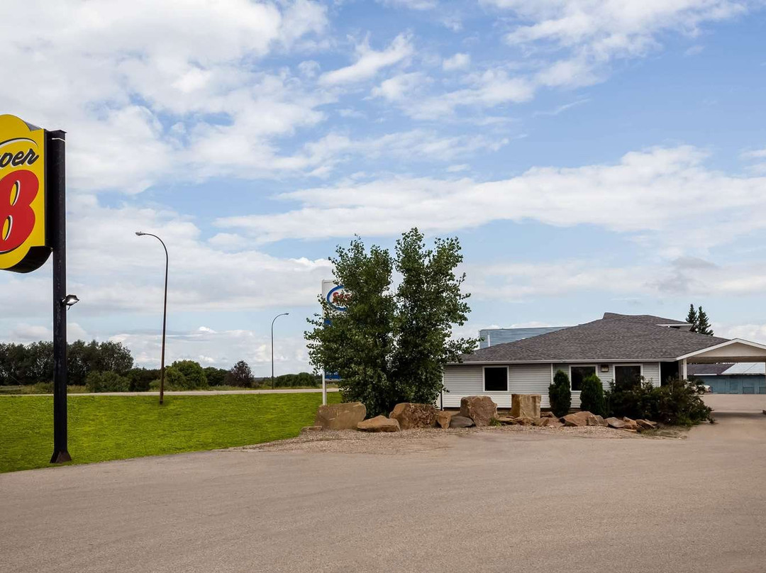 Super 8 by Wyndham Smoky Lake主图