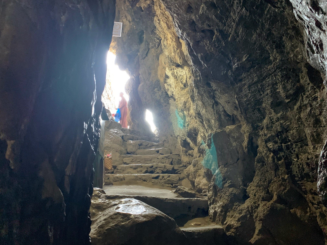 Hazrati Dawod Cave-Aksay必去景点
