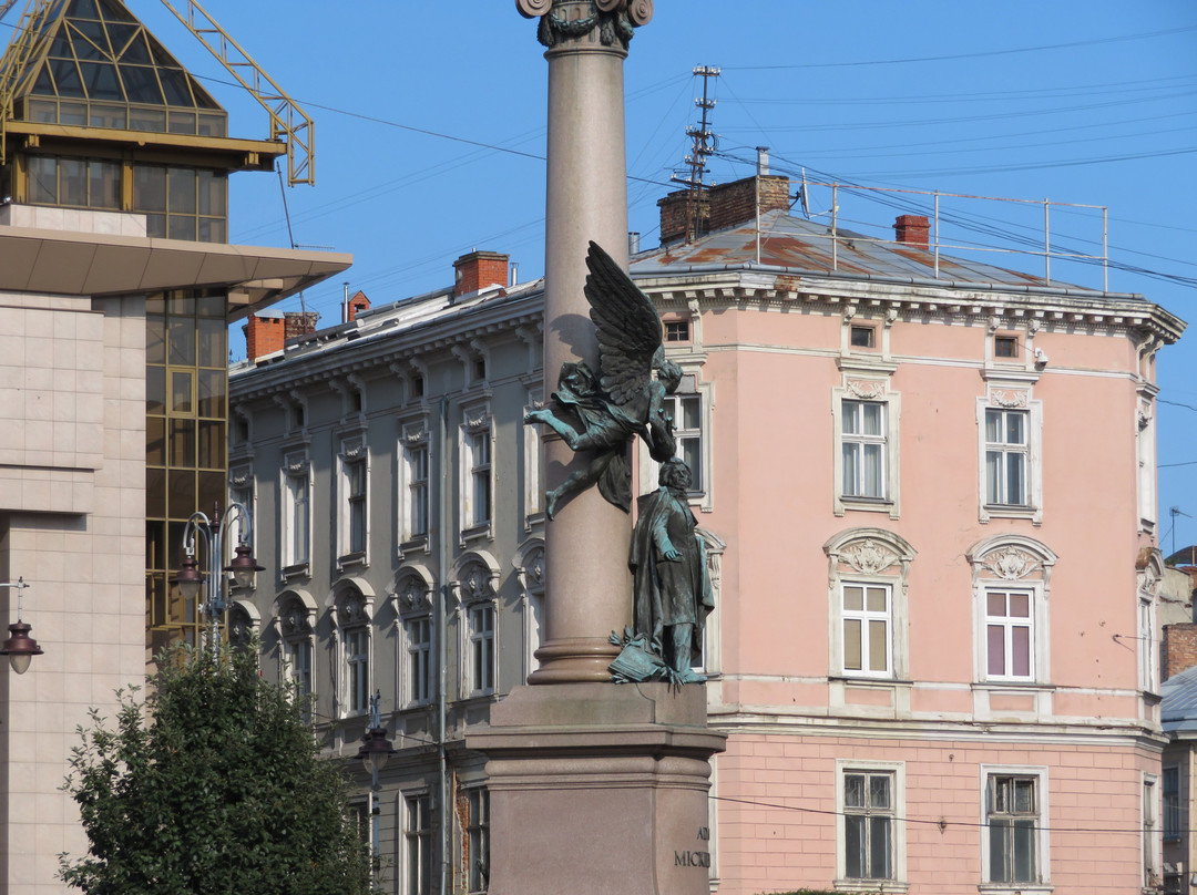 Adam Mickiewicz Monument-利沃夫必去景点