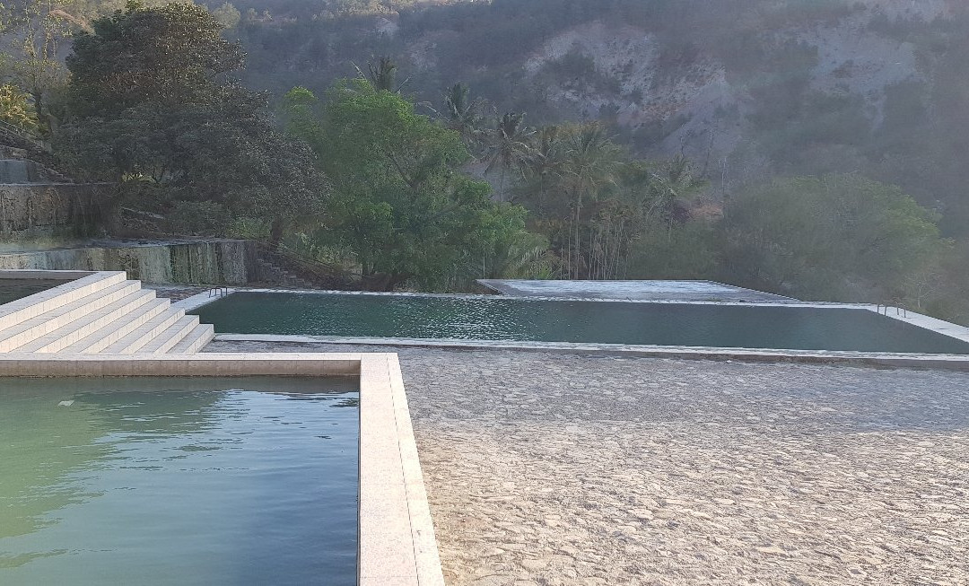 Marobo Hot Springs景点图片