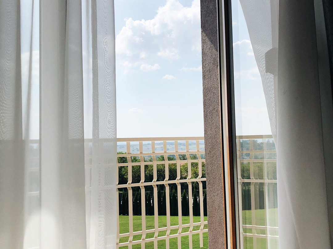 Rivoli Hotel主图