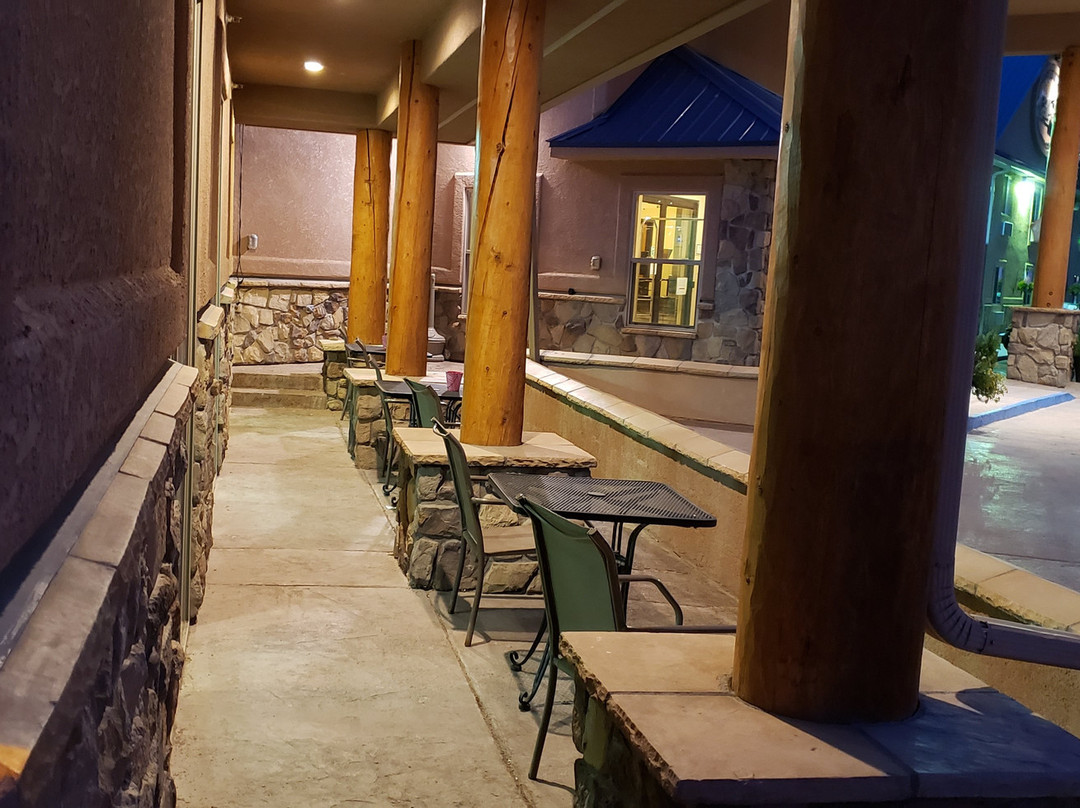 Blue Mountain Inn & Suites主图