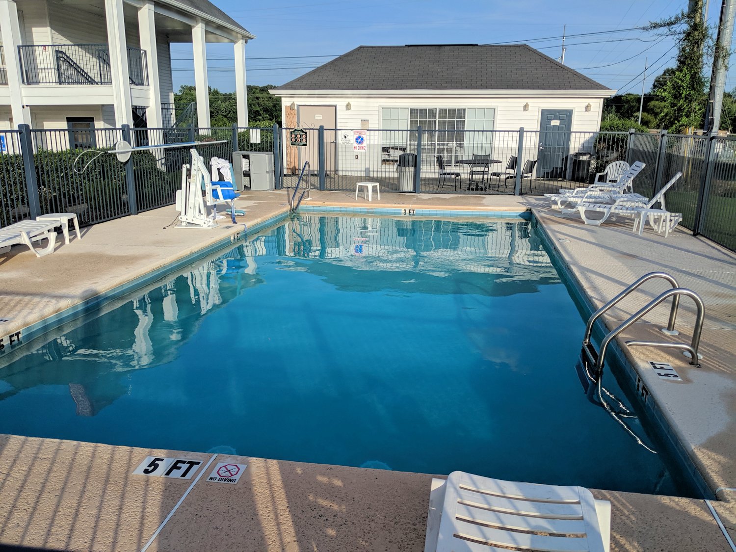 Quality Inn Scottsboro US-72-泳池