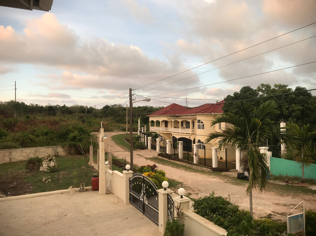 Retreat Guesthouse Luxury Suites主图